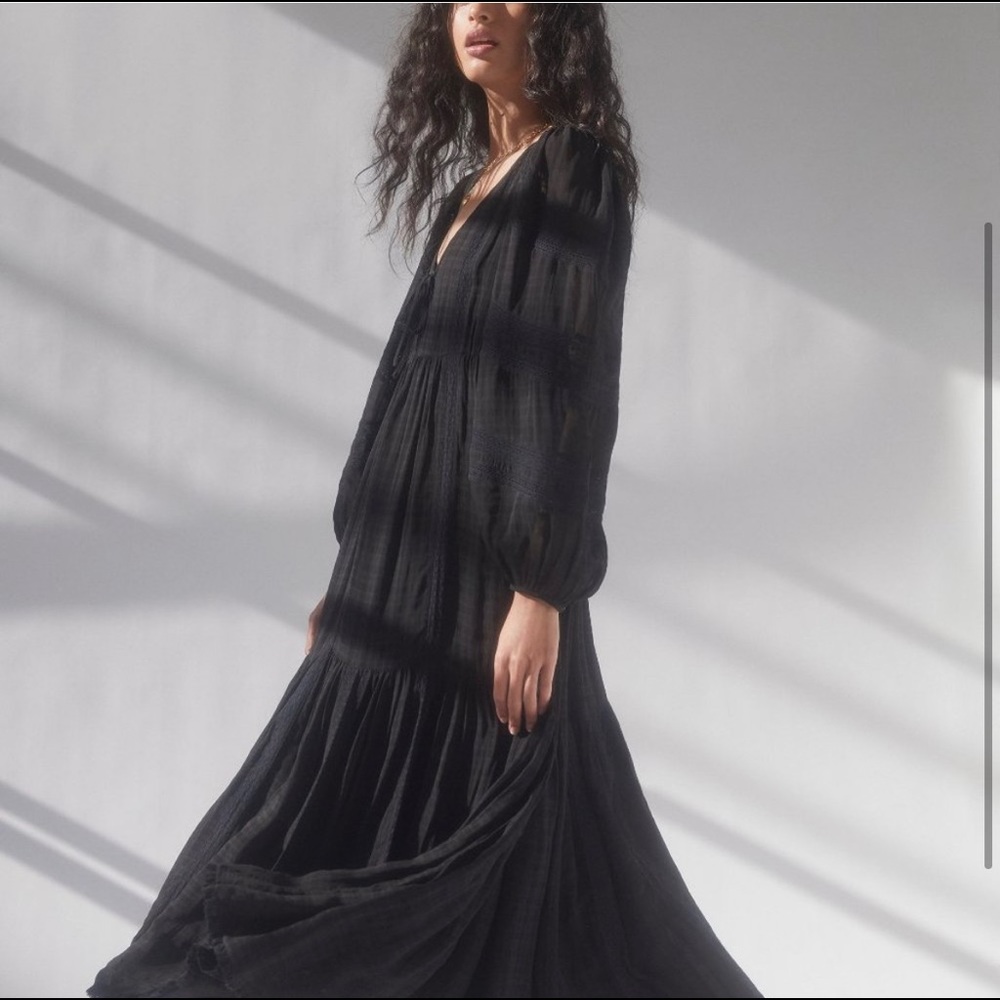 Aritzia Wilfred Whimsey Dress